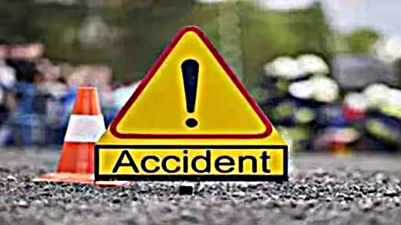 Car Accident: పాలడుగు వద్ద చెట్టును ఢీకొట్టిన కారు.. ఎంతమంది గాయపడ్డారంటే..?