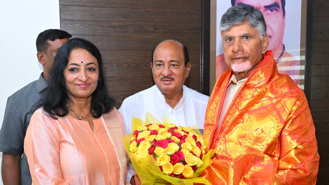 TDP: చంద్రబాబును కలిసిన ఎంపీలు, ఎమ్మెల్యేలు..