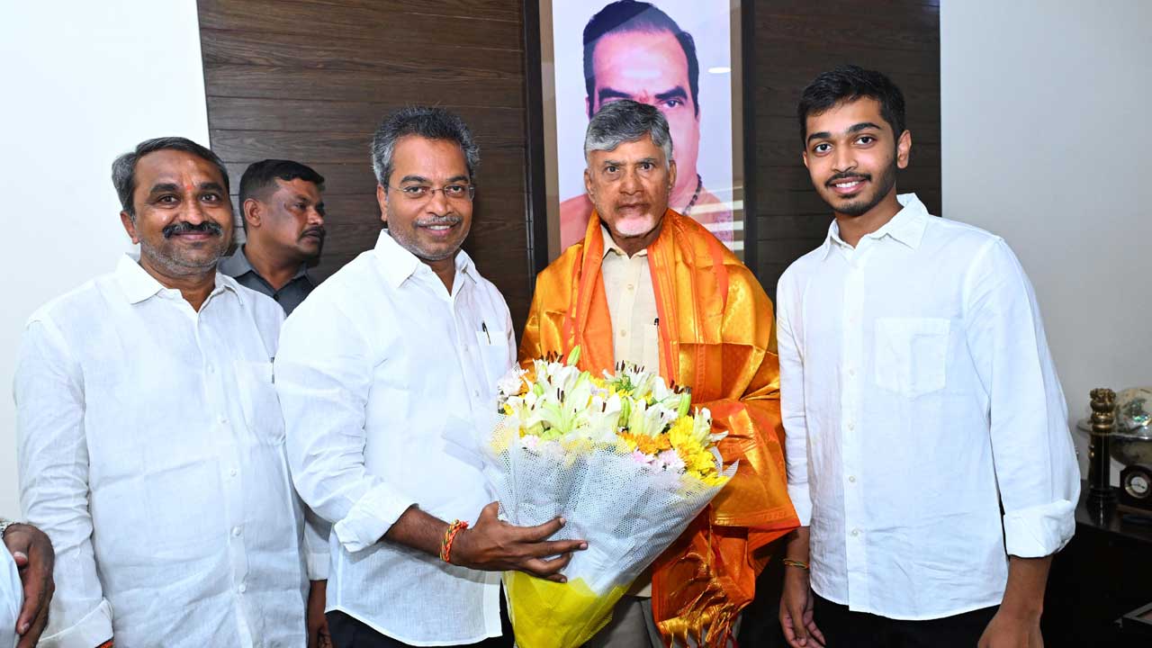 TDP: చంద్రబాబును కలిసిన ఎంపీలు, ఎమ్మెల్యేలు..