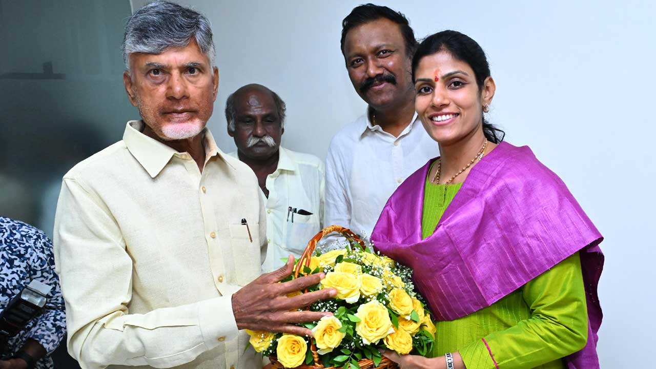 TDP: చంద్రబాబును కలిసిన ఎంపీలు, ఎమ్మెల్యేలు..