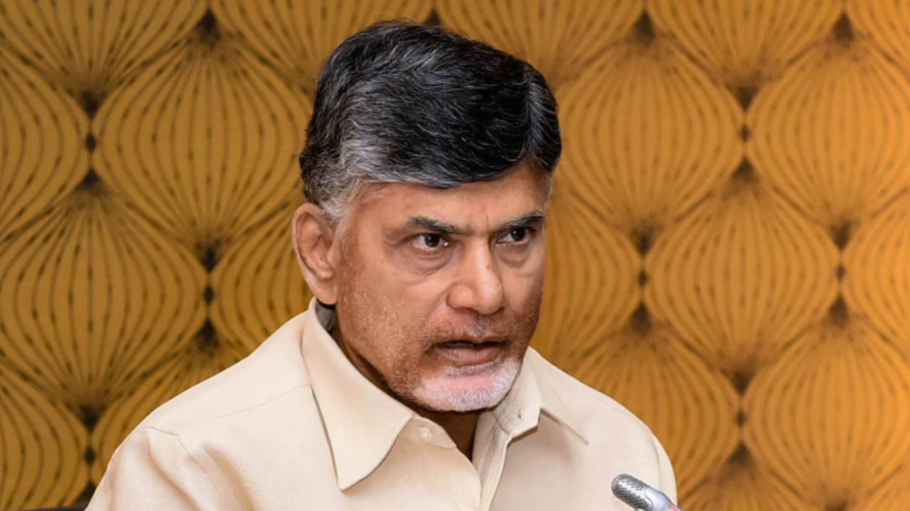 Chandrababu: ఢిల్లీకి బయలుదేరిన చంద్రబాబు.. పోలీసులకు క్లాస్