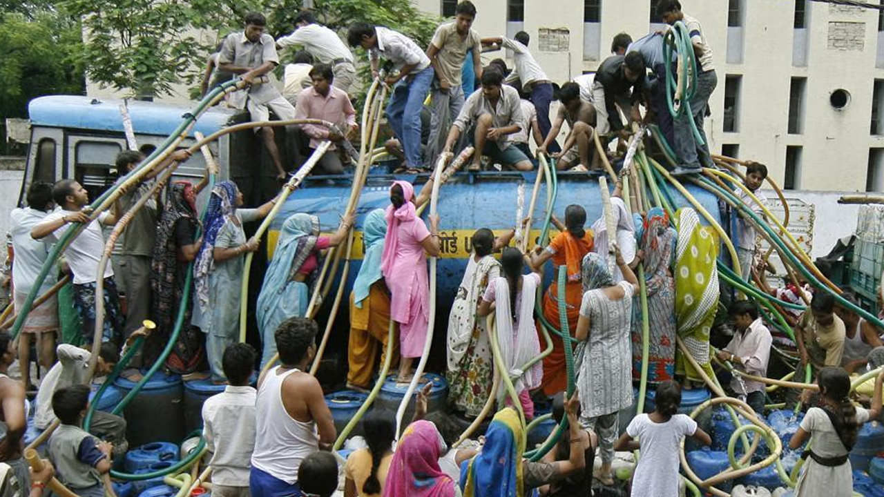 Delhi Water Crisis: ఆప్ ప్రభుత్వానికి సుప్రీంకోర్టు కీలక ఆదేశాలు