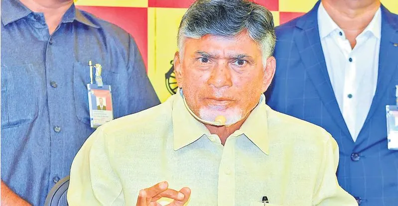 వీఐపీ కాన్వాయ్‌ పేరుతో ట్రాఫిక్‌ ఆపొద్దు