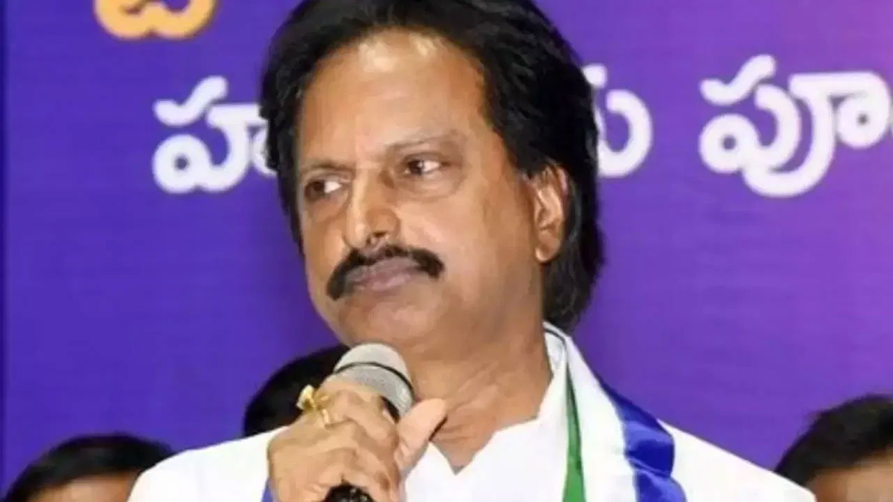 ఫైబర్‌నెట్‌ చైర్మన్‌ గౌతంరెడ్డి రాజీనామా ఆమోదం 