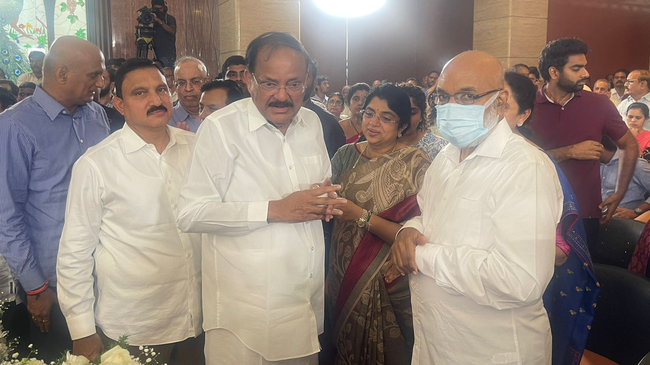 Venkaiah Naidu: అఖండమైన తెలుగు జ్యోతి ఆరిపోయింది