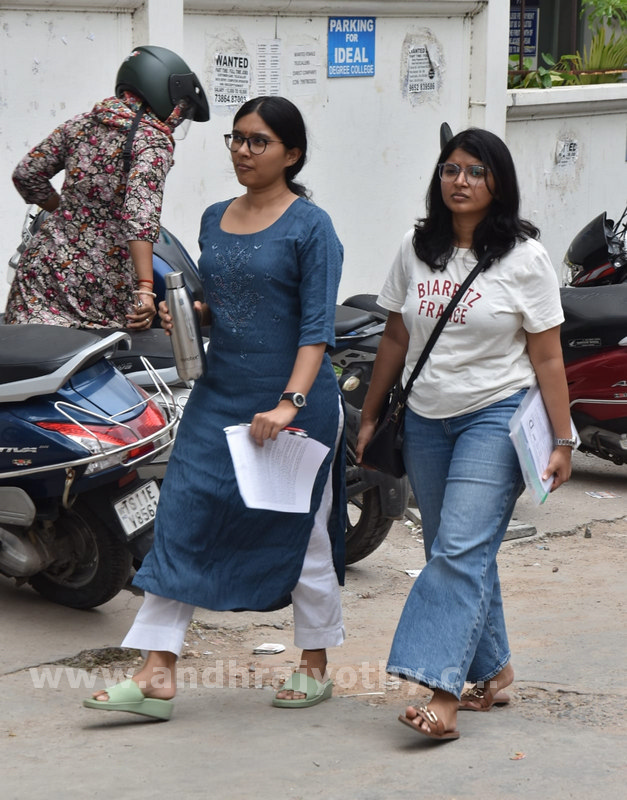 ప్రశాంతంగా సివిల్స్‌ ప్రిలిమినరీ పరీక్ష