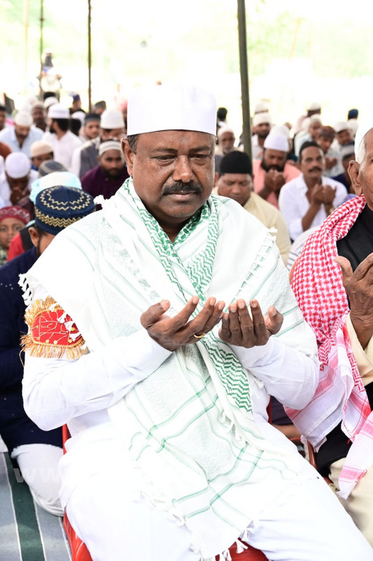 భక్తిశ్రద్ధలతో బక్రీద్‌ 