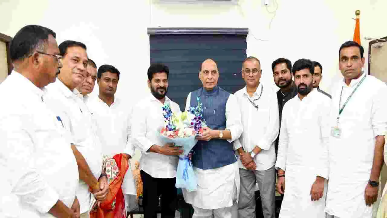 Rajnath Singh: రక్షణ భూములివ్వండి!