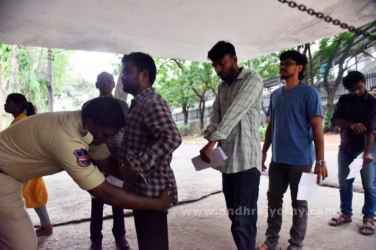 ప్రశాంతంగా సివిల్స్‌ ప్రిలిమినరీ పరీక్ష