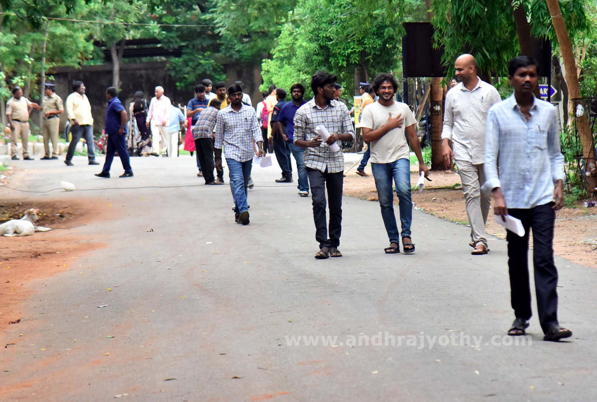 ప్రశాంతంగా సివిల్స్‌ ప్రిలిమినరీ పరీక్ష