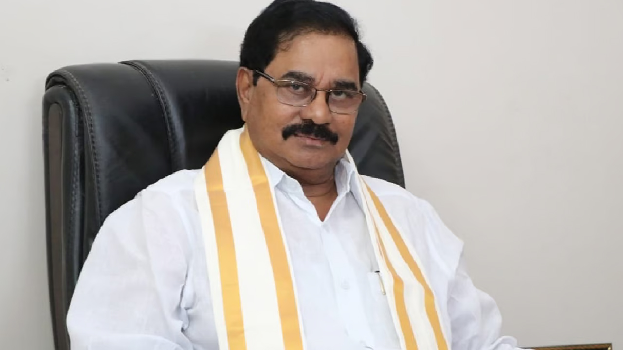 Adala Prabhakar Reddy: నెల్లూరులో రెచ్చిపోయిన మాజీ ఎంపీ ఆదాల అనుచరులు..