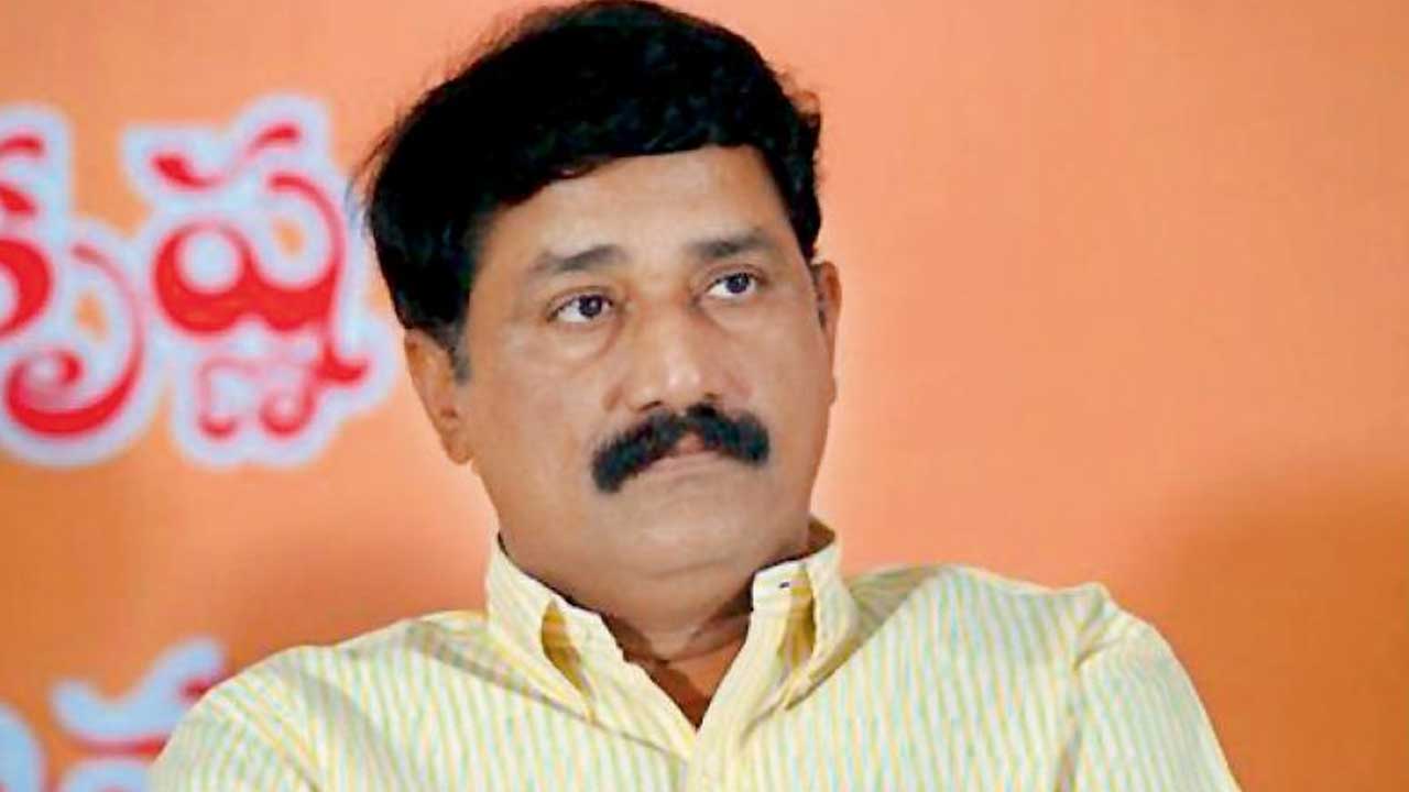  Ganta Srinivasa Rao: ఆ వైసీపీ నేతలు రాజీనామా చేయాలి.. గంటా శ్రీనివాసరావు షాకింగ్ కామెంట్స్