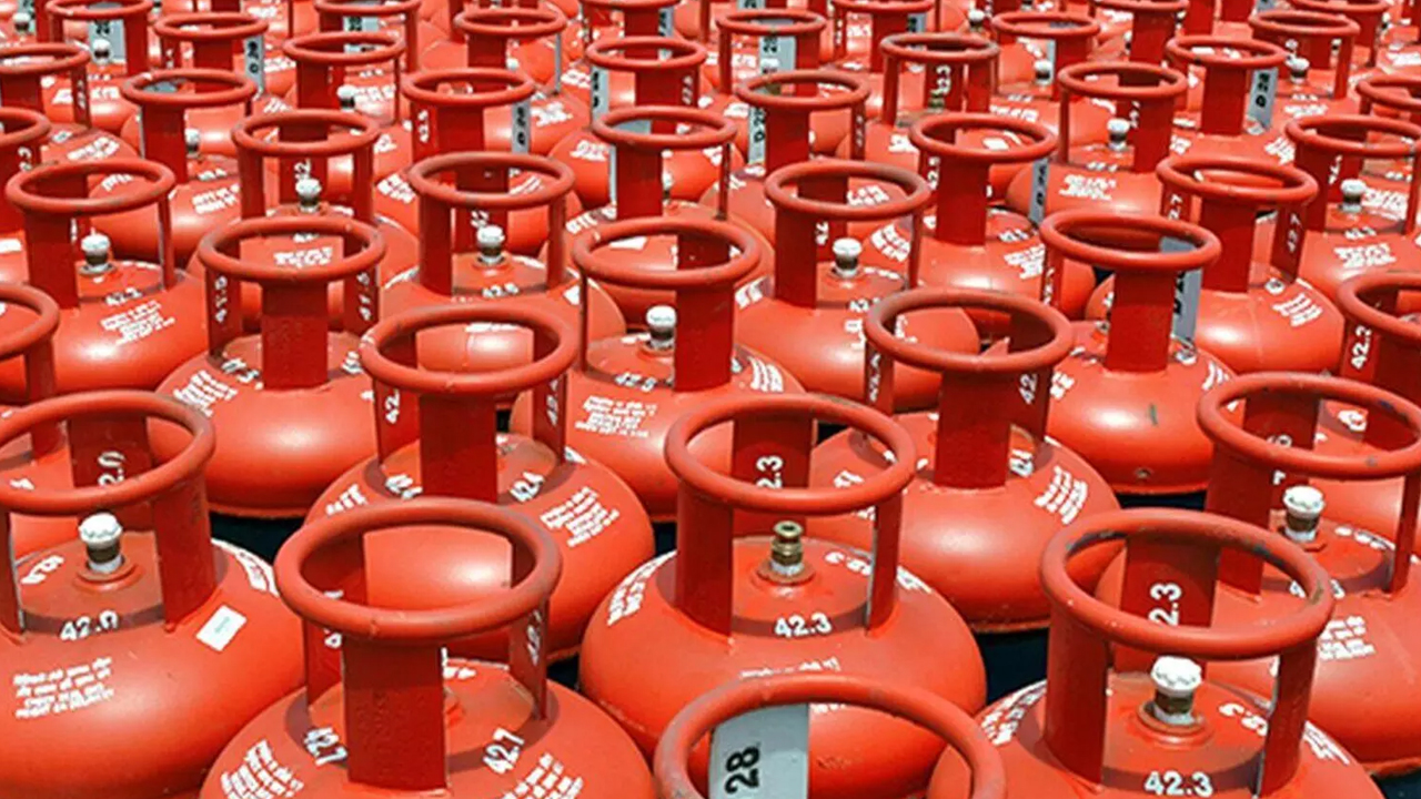 LPG Saving Tips: గ్యాస్ సిలిండర్ త్వరగా అయిపోతుందా? ఇలా చేస్తే ఎక్కువ రోజులు వస్తుంది..!