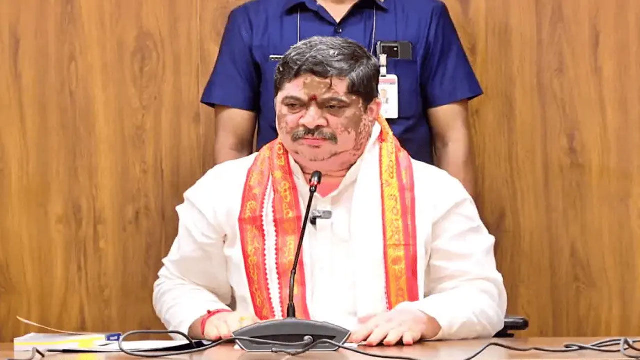 Minister Ponnam: బోనాలకు ఘనంగా ఏర్పాట్లు: పొన్నం