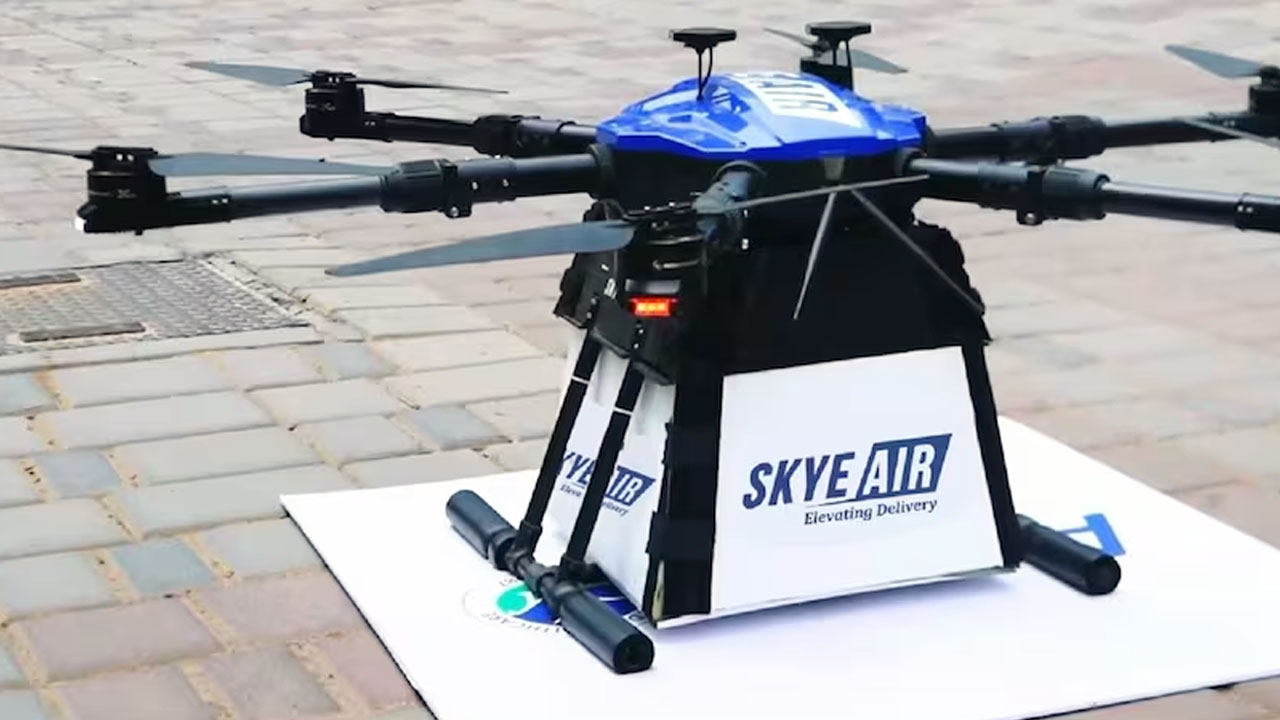 Drone Delivery: తొలి డ్రోన్ డెలివరీ సక్సెస్.. స్కైఎయిర్‌తో బ్లూడార్ట్ ఒప్పందం