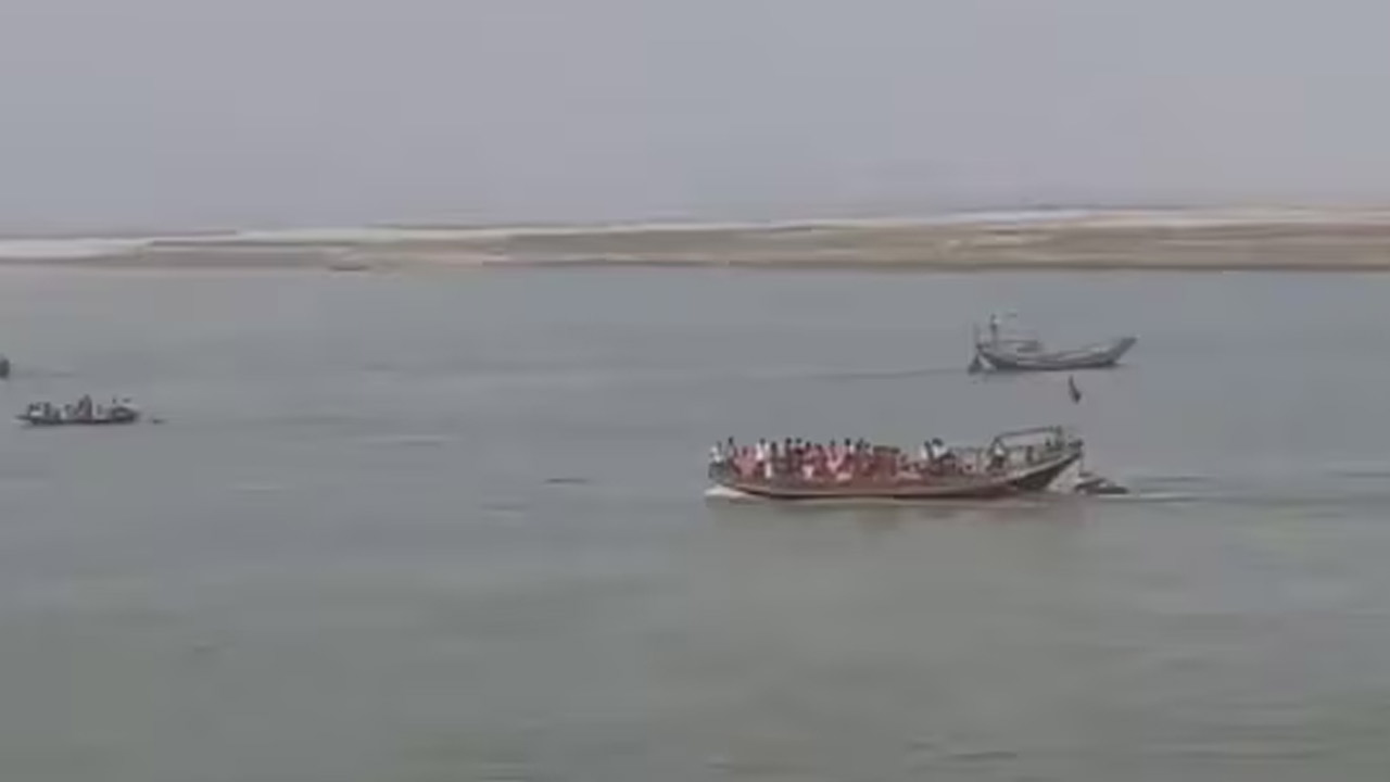 Boat Capsizes: గంగానదిలో పడవ మునక...ఆరుగురి జాడ గల్లంతు