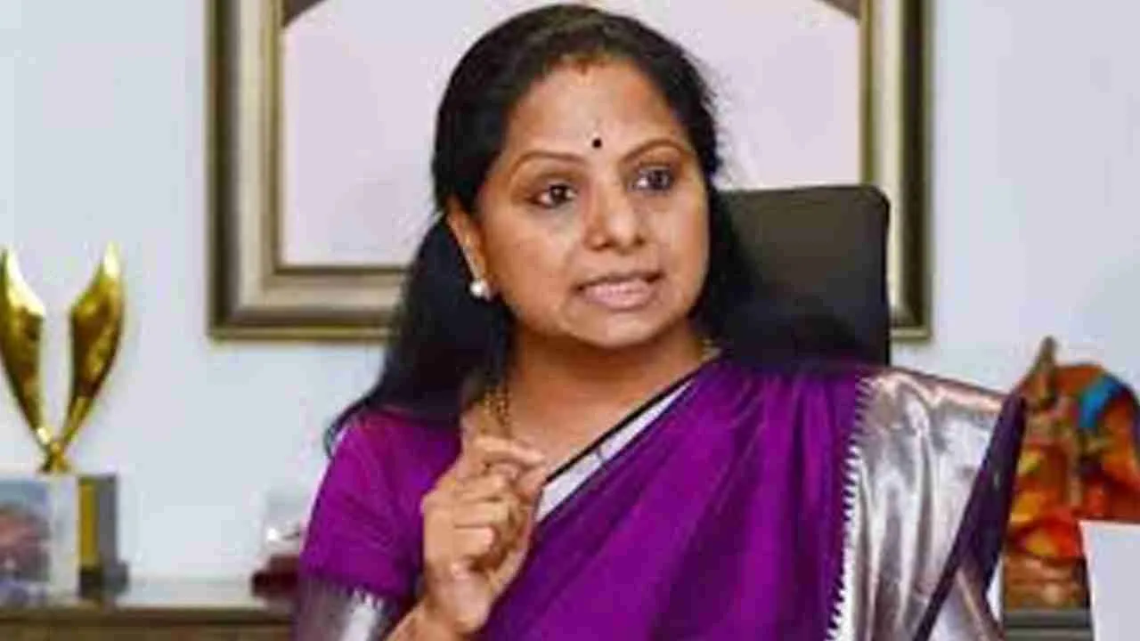 MLC Kavita: మాతో పెట్టుకుంటే దబిడి దిబిడే.. వాళ్లకు కవిత మాస్ వార్నింగ్