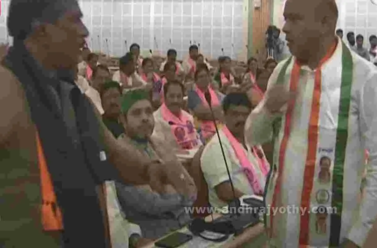 డిష్యుం.. డిష్యుం