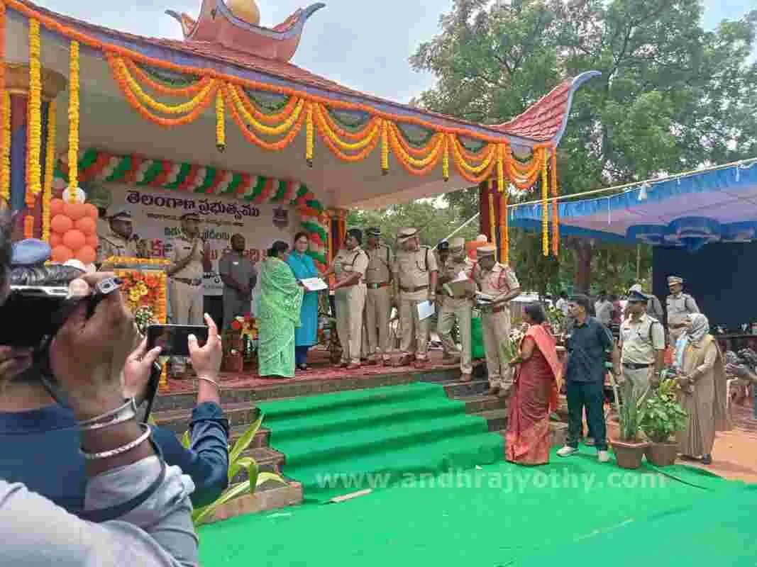 చర్లపల్లి జైలులో కోలాహలం
