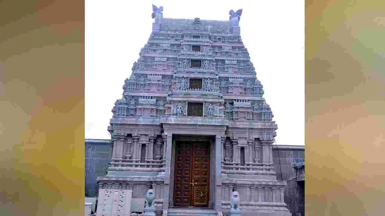 Yadagirigutta Temple: గుట్టలో తిరుమల తరహాలో క్యూకాంప్లెక్స్‌!