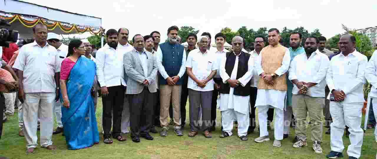 పీవీ చిరస్మరణీయుడు 
