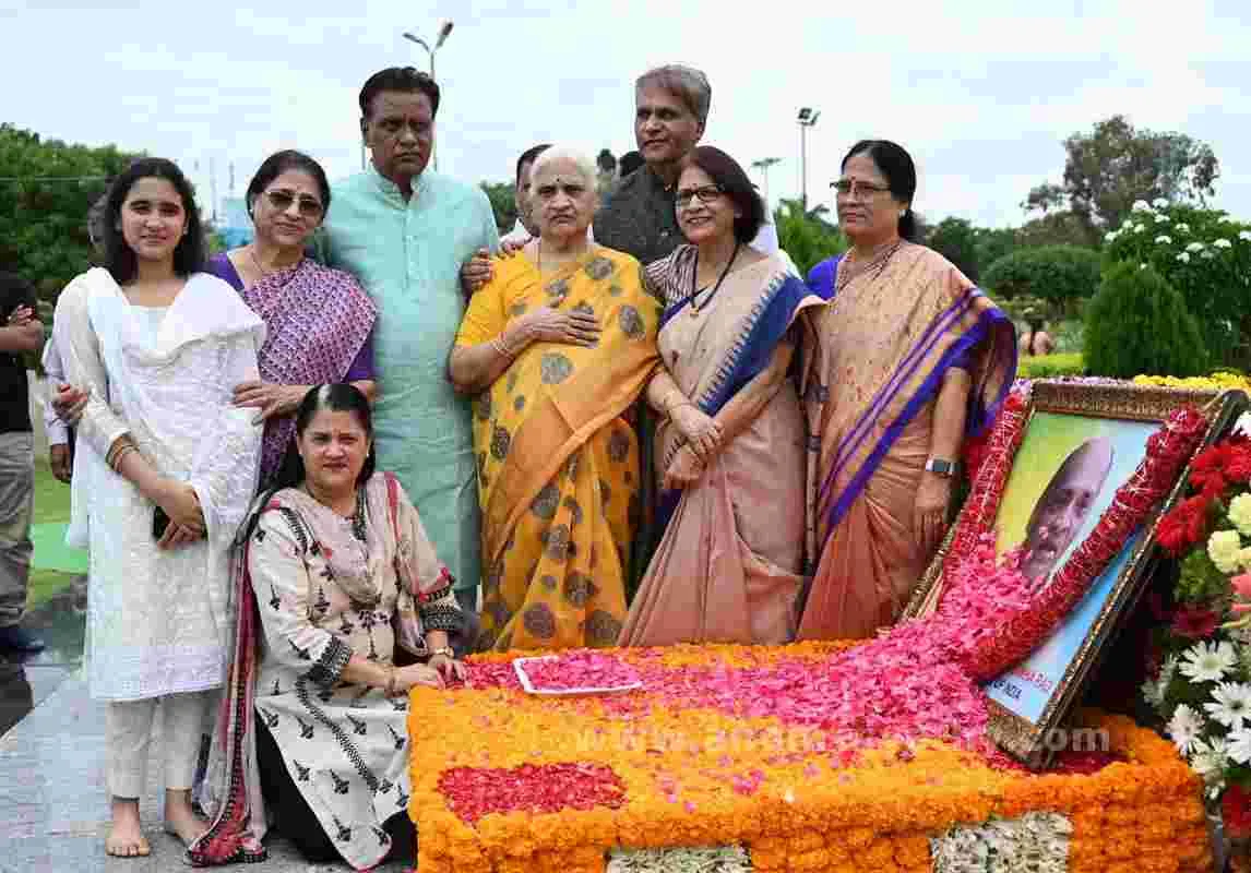 పీవీ చిరస్మరణీయుడు 