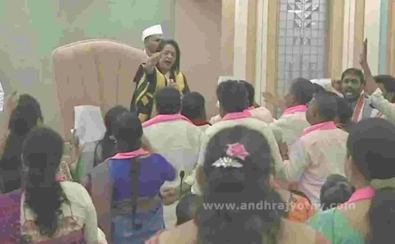 డిష్యుం.. డిష్యుం