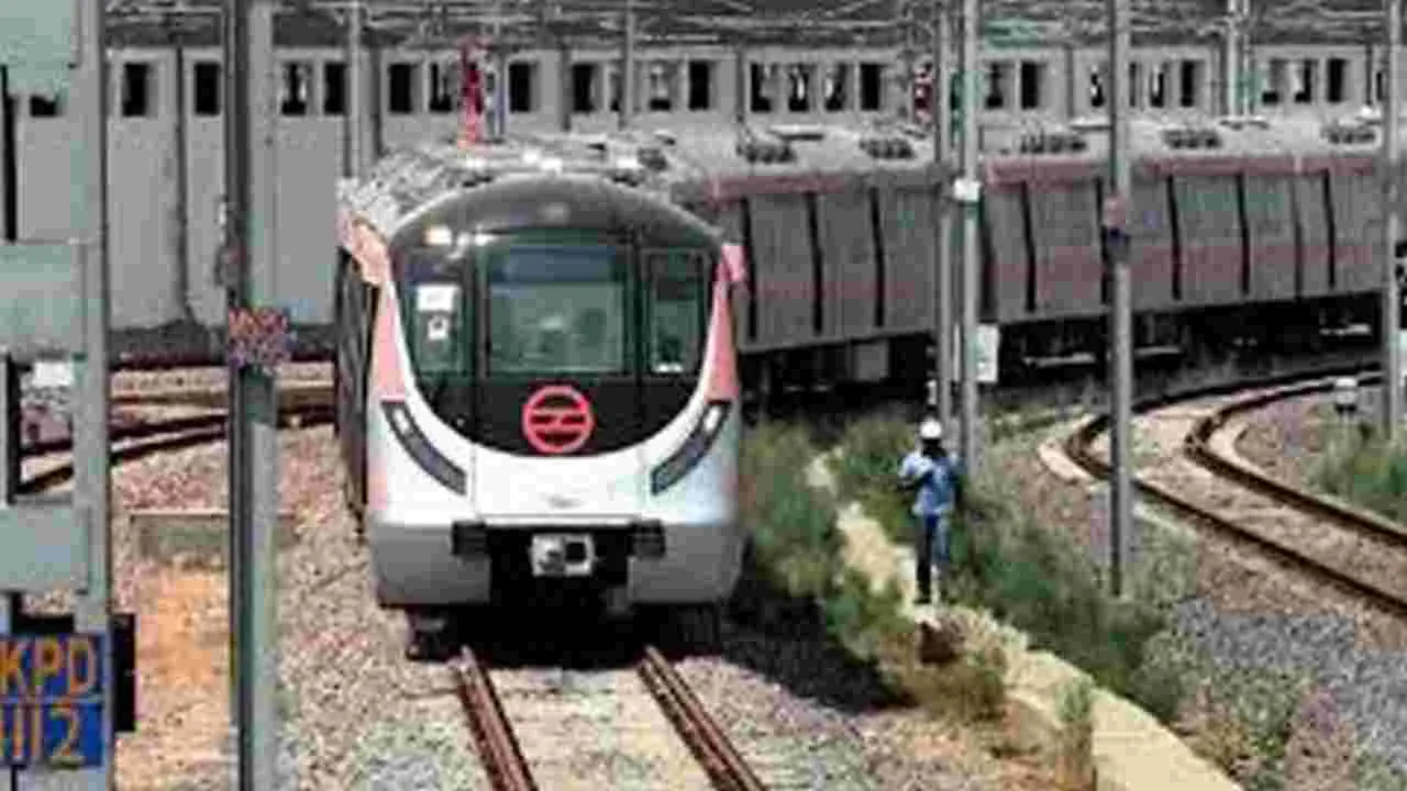 DMRC: మెట్రోను ఆశ్రయించిన ప్రయాణికులు.. ఒక్క రోజులో 69 లక్షల మంది.. 