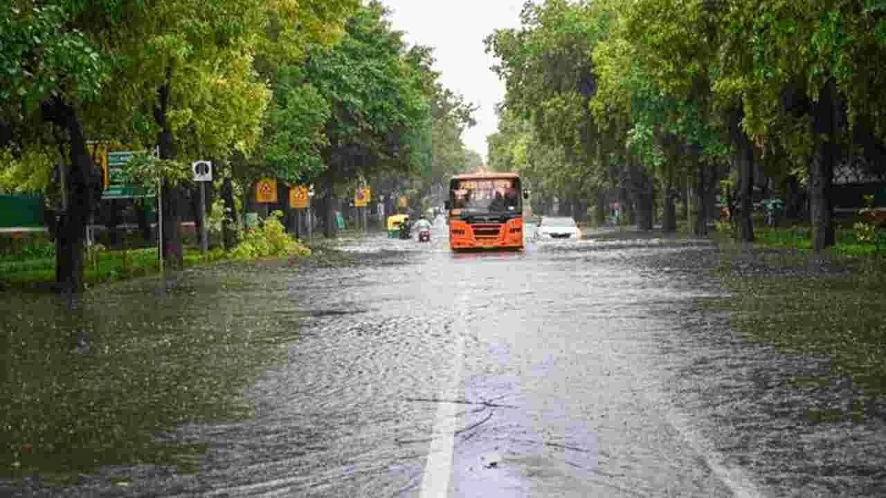 Monsoon Tracker: ఢిల్లీలో ఆరెంజ్ అలర్ట్, అరుణాచల్‌ప్రదేశ్‌లో రెడ్ అలర్ట్