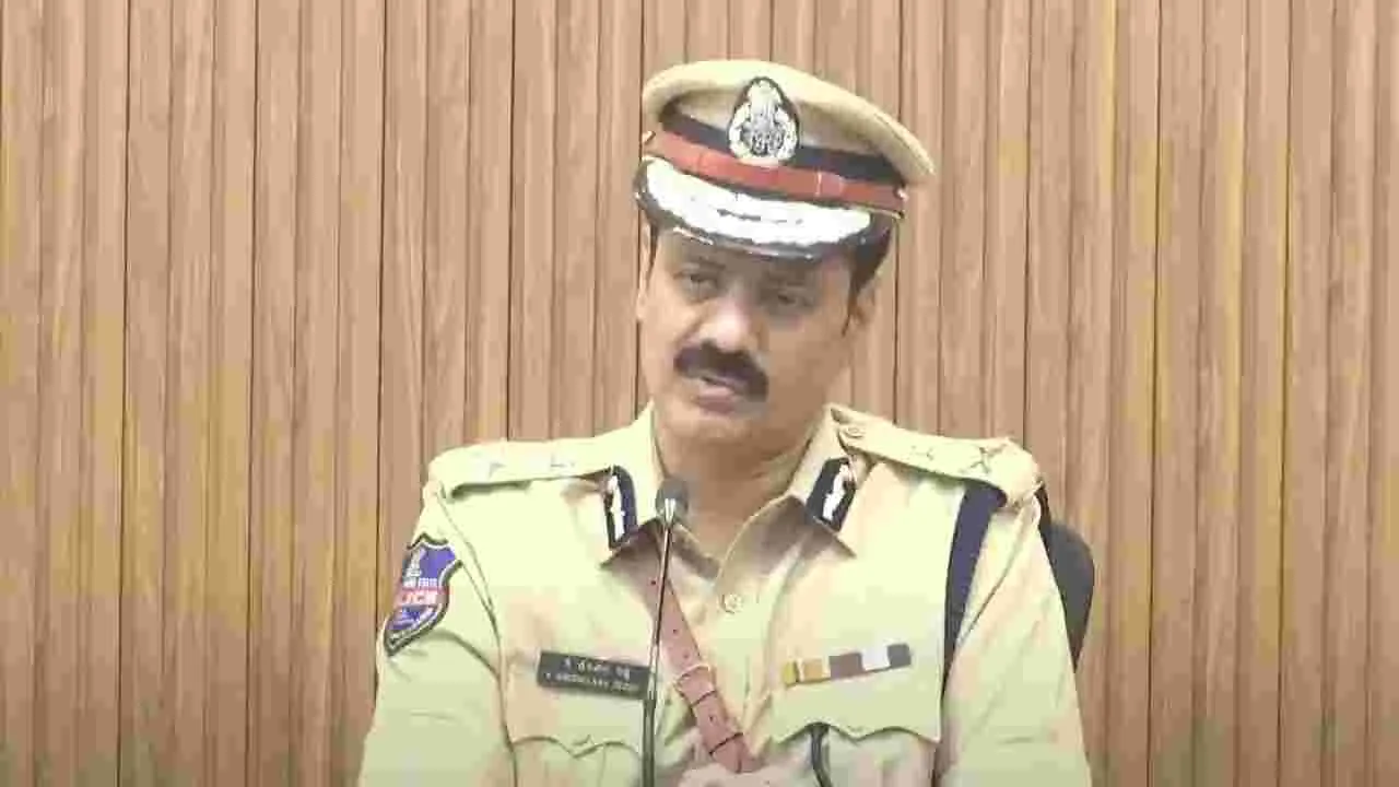 Police Commissioner: బోనాల పండగను ప్రశాంతంగా జరుపుకోవాలి..