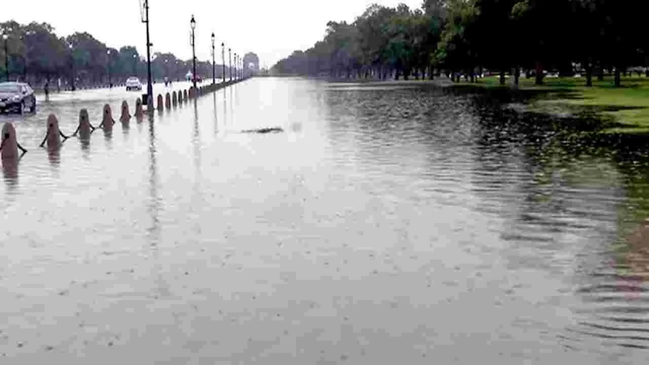 Heavy Rains: మరో రెండు రోజుల్లో భారీ వర్షాలు.. 11కి చేరిన మృతుల సంఖ్య