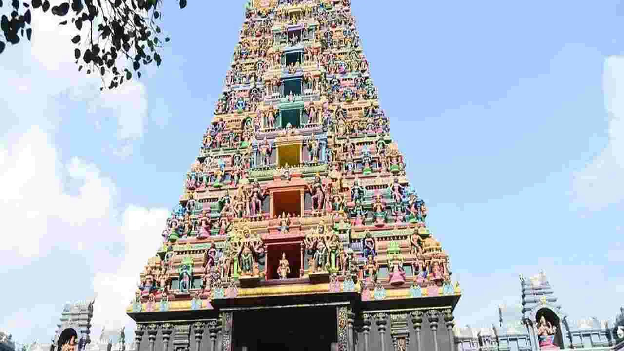 Durgamma temple: ఆషాడమాసోత్సవాలు.. దుర్గమ్మకు తొలిసారెను సమర్పించిన వైదిక కమిటీ