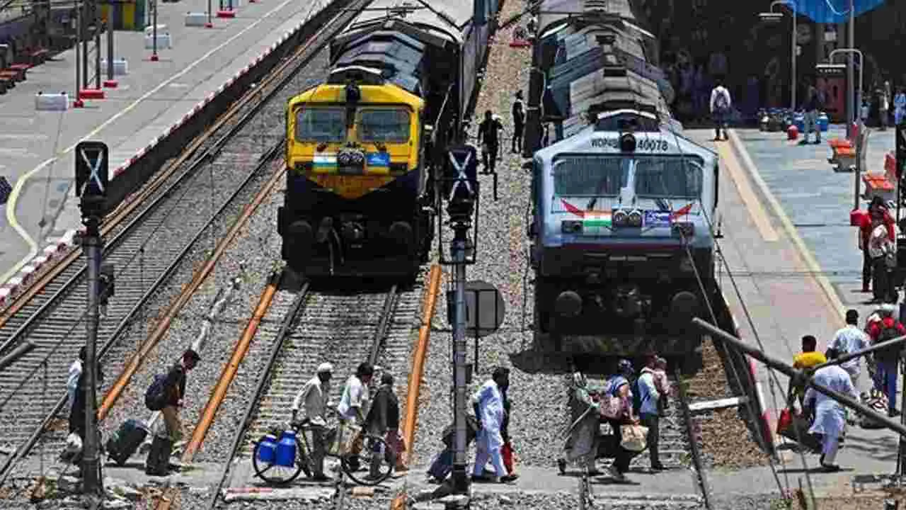 South Central Railway: హైదరాబాద్ - న్యూఢిల్లీ మార్గంలో పలు రైళ్లు రద్దు