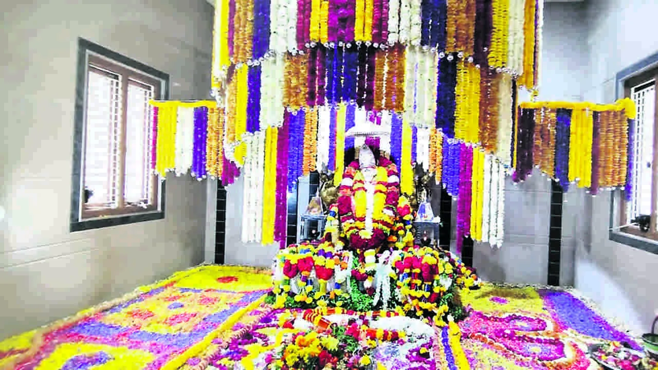 GURU POURNAMI : ఘనంగా గురుపౌర్ణమి వేడుకలు