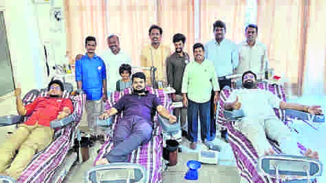 BLOOD DONATION: రక్తదానం చేయండి... ప్రాణదాతలు కండి