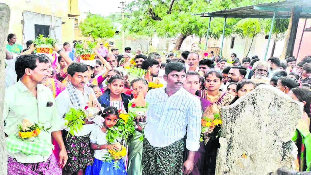 BONALU ; గ్రామదేవతలకు బోనాలు