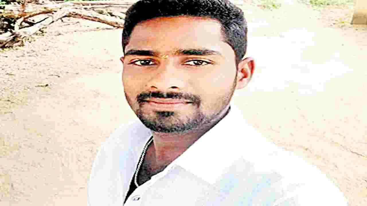 Farmer suicide: యువ రైతు ఉసురు తీసిన అప్పులు