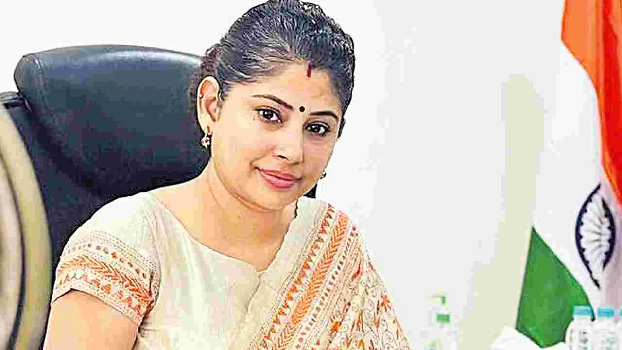 IAS Officer: స్మితాసబర్వాల్‌ది వివక్షాపూరిత మనస్తత్వం