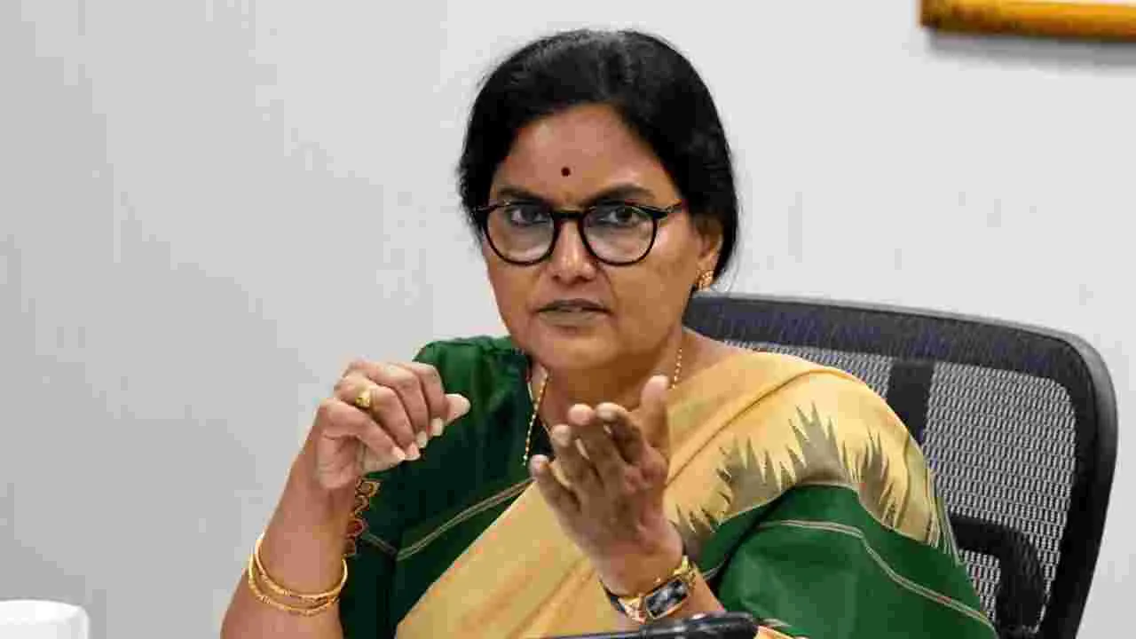 CS Shanti Kumari: మరో మూడ్రోజులపాటు వర్షాలు.. అప్రమత్తమైన అధికారులు..