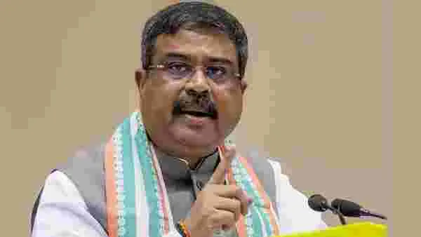 Dharmendra Pradhan: తెలంగాణ ప్రభుత్వంపై కేంద్రమంత్రి సంచలన ఆరోపణలు