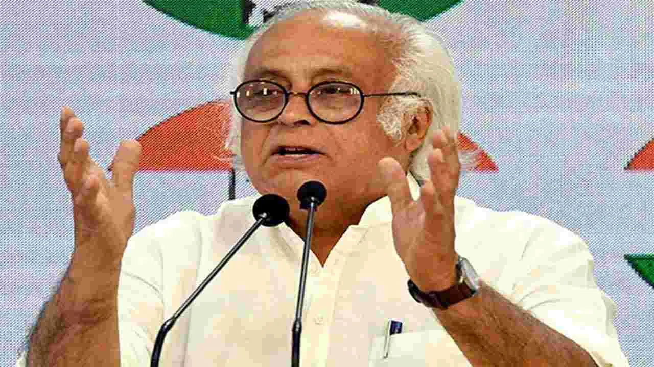 Jairam Ramesh: కార్పొరేట్స్ కంటే మిడిల్ క్లాస్‌పైనే అధిక పన్నుల భారం: జైరామ్ రమేష్