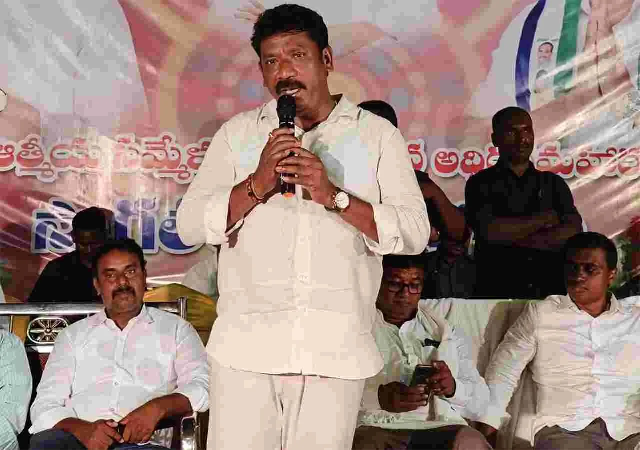 YSRCP: పదవి పోయినా కొరముట్ల ఇలా చేస్తున్నారేంటి?