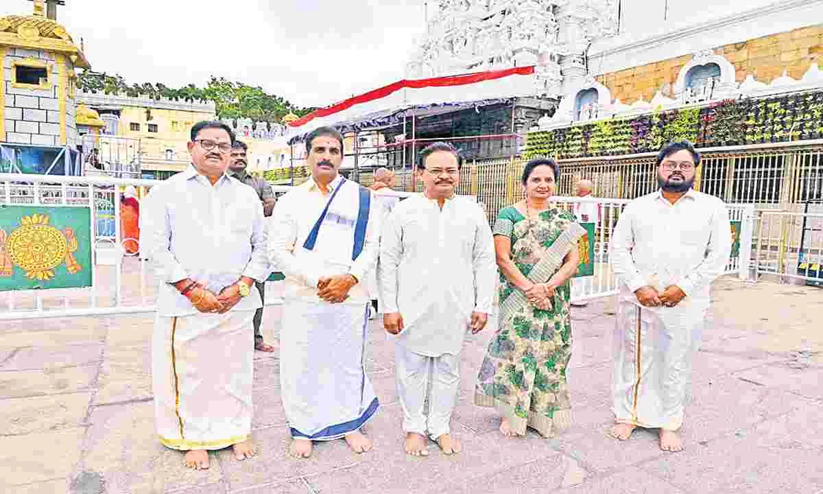 Tirupati : శ్రీవారి సేవలో హైకోర్టు న్యాయమూర్తి 