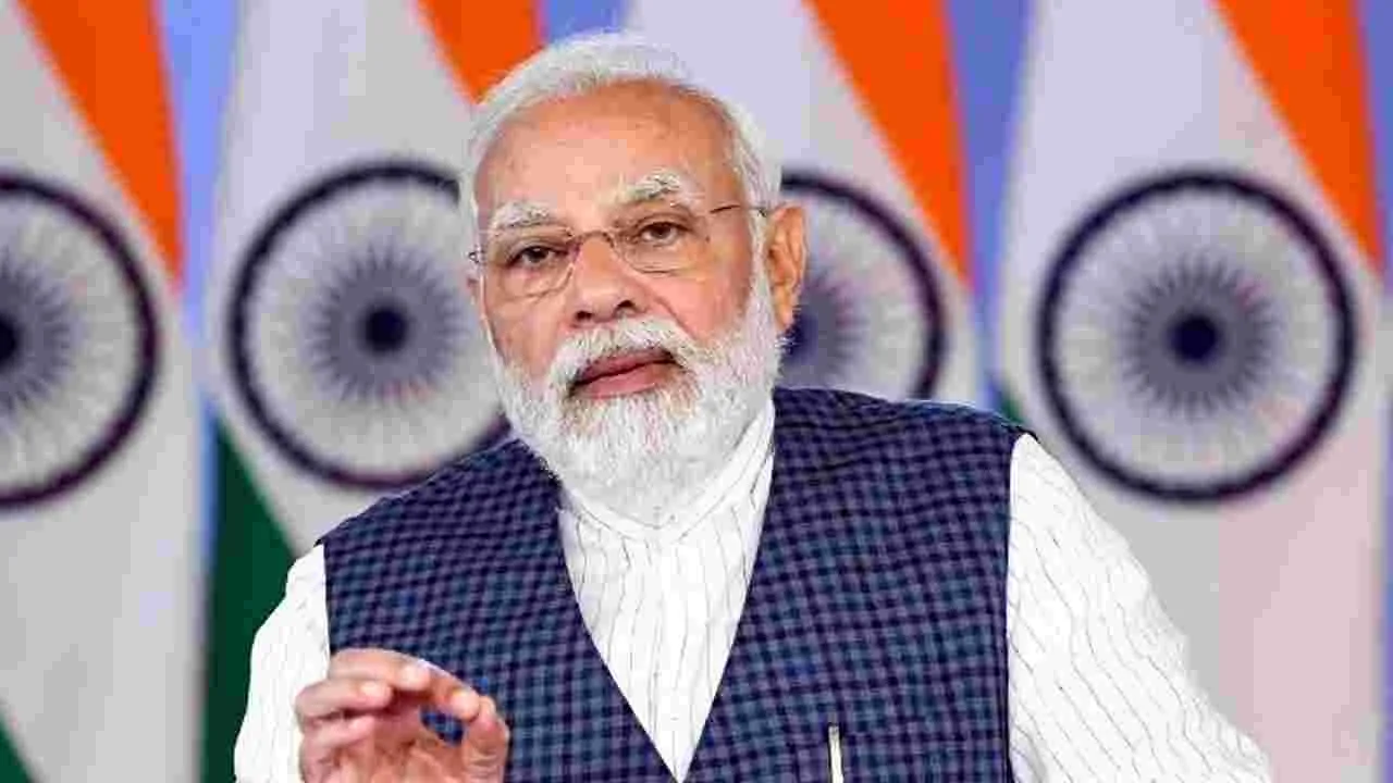 PM Modi: సైబర్ నేరాలపై మోదీ కీలక వ్యాఖ్యలు.. డిజిటల్ ప్రపంచంలో జాగ్రత్త అంటూ హెచ్చరిక