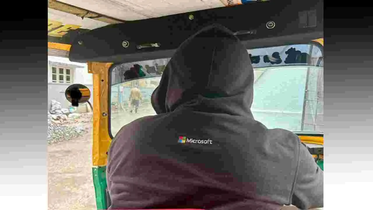 Microsoft Engineer: లక్షల్లో సంపాదించే మైక్రోసాఫ్ట్ ఇంజినీర్.. వారాంతంలో ఎందుకు ఆటో నడుపుతున్నాడంటే..