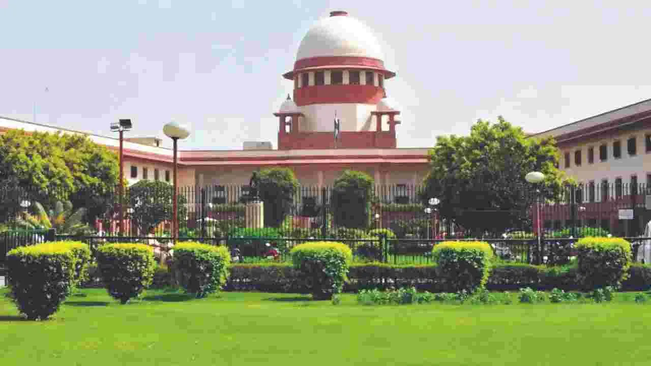 Supreme Court:  ఇసుక అక్రమాలపై నివేదిక ఇవ్వండి... సుప్రీం ఆదేశం