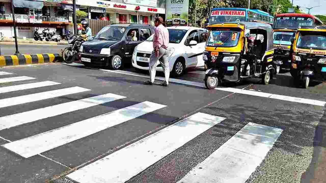 Bengaluru Police: సిగ్నల్ క్రాస్ చేసినా జరిమానా ఉండదు..!!