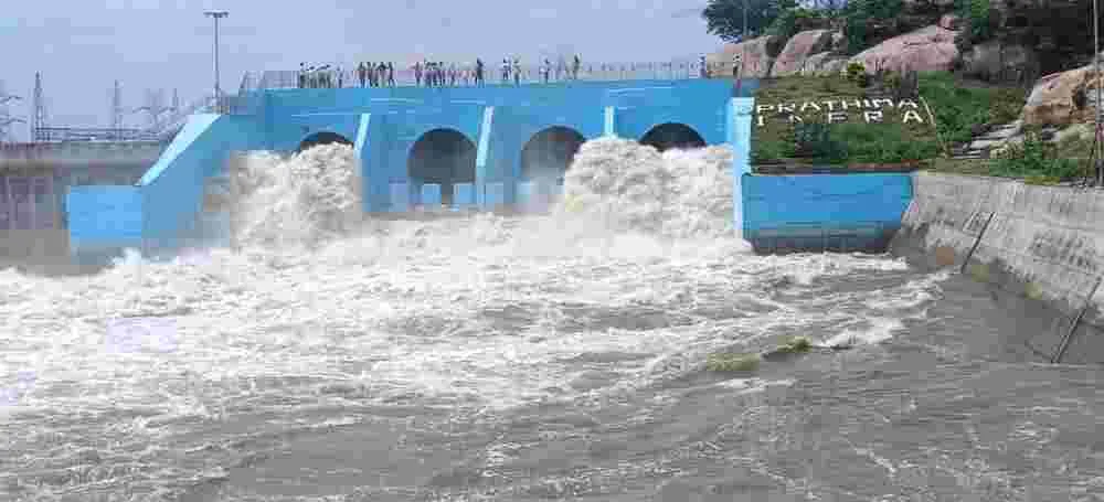 నీళ్లొస్తున్నాయ్‌..