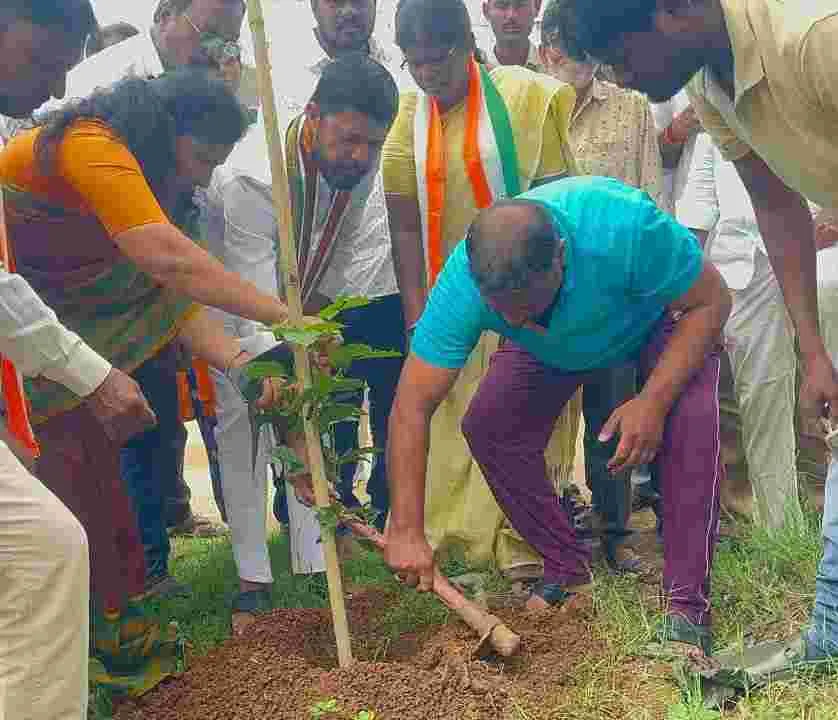 ‘స్వచ్ఛదనం-పచ్చదనం’ను సక్రమంగా నిర్వహించడం లేదు