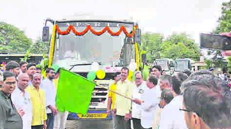 RTC: ప్రయాణికులకు మెరుగైన సేవలందించాలి